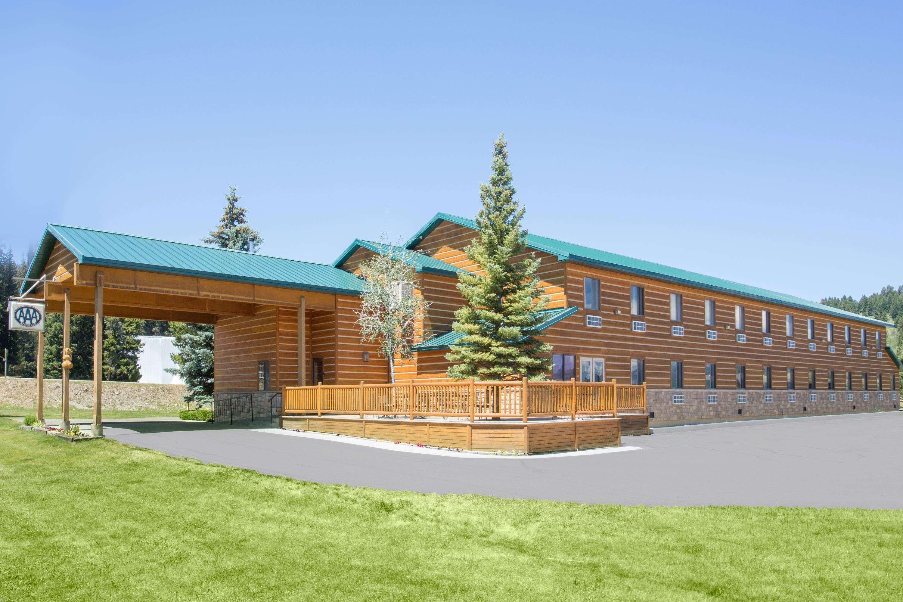 Super 8 By Wyndham West Yellowstone Exterior photo